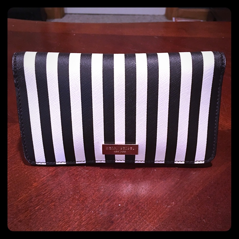 Henri Bendel Signature Print Wallet/Phone Case